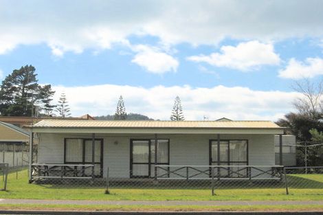 Photo of property in 210a Ocean Road, Whangamata, 3620