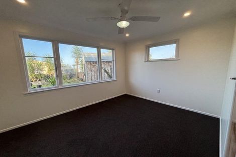 Photo of property in 8 Kuaka Place, Castlecliff, Whanganui, 4501