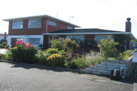 Photo of property in 2 Grey Street, Feilding, 4702