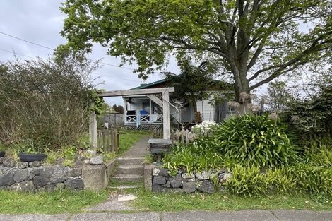 Photo of property in 11 Clayburn Road, Glen Eden, Auckland, 0602