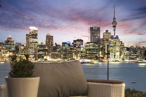 Photo of property in 79a Stanley Point Road, Stanley Point, Auckland, 0624