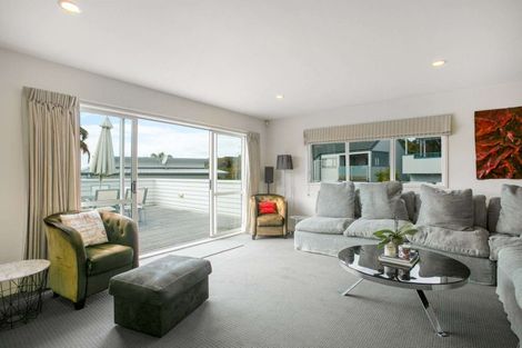 Photo of property in 129 Hobsonville Road, West Harbour, Auckland, 0618