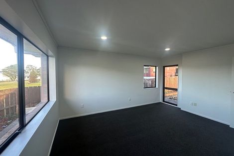 Photo of property in 155 Botany Road, Botany Downs, Auckland, 2010