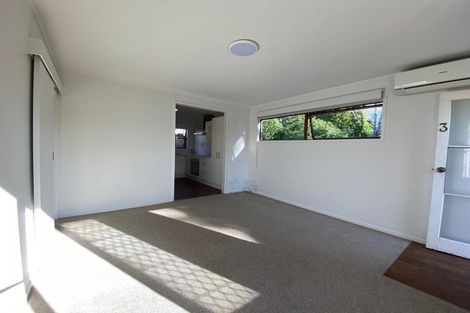 Photo of property in 3/9 Fuchsia Place, Birkdale, Auckland, 0626