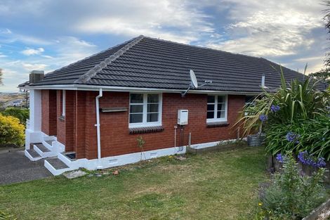 Photo of property in 3 Salford Street, Newlands, Wellington, 6037