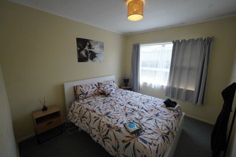 Photo of property in 3 Seddon Street, Takaro, Palmerston North, 4412