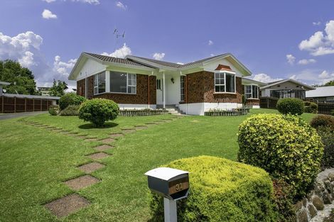 Photo of property in 31 Sheridan Crescent, Leamington, Cambridge, 3432