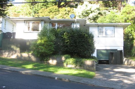 Photo of property in 6 Manor Drive, Stokes Valley, Lower Hutt, 5019