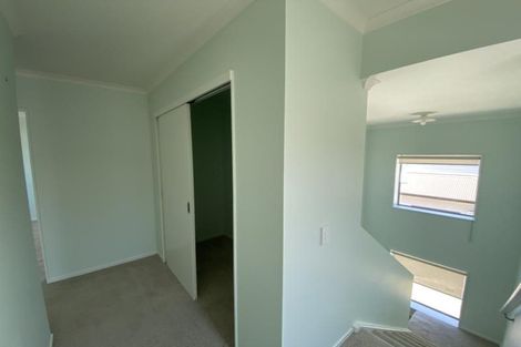 Photo of property in 10 Cresswell Place, Johnsonville, Wellington, 6037