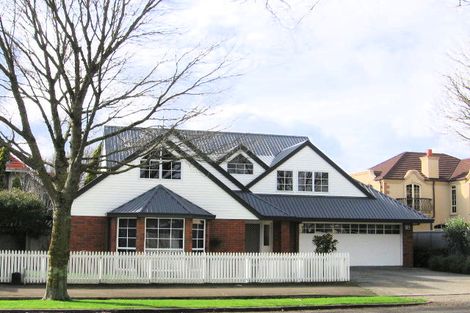 Photo of property in 3 Union Street, Hokowhitu, Palmerston North, 4410