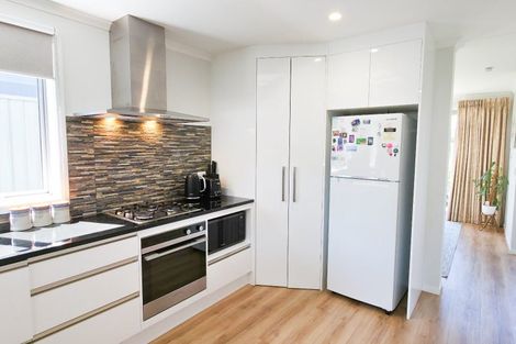 Photo of property in 36 Bluff Road, Kenepuru, Porirua, 5022