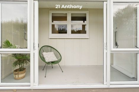 Photo of property in 21 Anthony Grove, Paraparaumu Beach, Paraparaumu, 5032