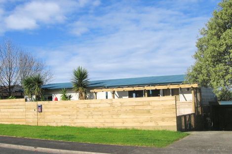 Photo of property in 6 Moxham Grove, Massey, Auckland, 0614