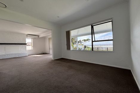 Photo of property in 96 Carnoustie Drive, Wattle Downs, Auckland, 2103
