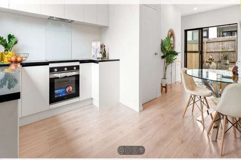 Photo of property in 8/3226 Great North Road, New Lynn, Auckland, 0600