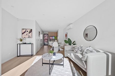 Photo of property in 17 Von Sturmer Street, Mangere East, Auckland, 2024