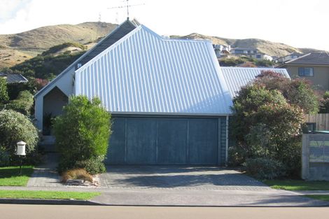 Photo of property in 146 Westchester Drive, Churton Park, Wellington, 6037