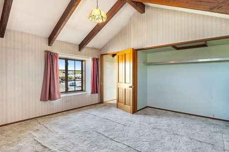 Photo of property in 10 Regency Crescent, Redwood, Christchurch, 8051