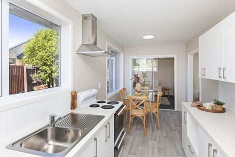 Photo of property in 10 Eastling Street, Bishopdale, Christchurch, 8053