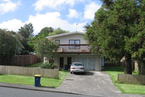 Photo of property in 36 Kemp Road, Massey, Auckland, 0614