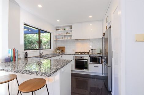 Photo of property in 8 Trelawny Place, Hillcrest, Auckland, 0627