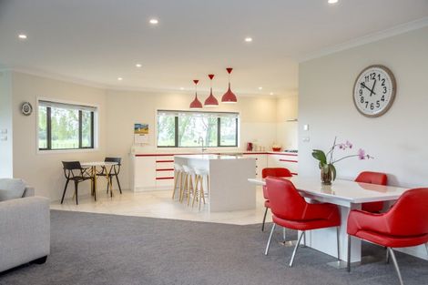 Photo of property in 2/53 Jellicoe Street, Greytown, 5712