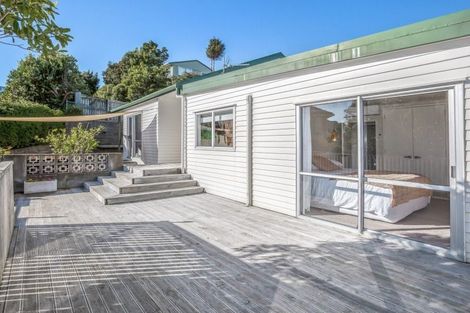Photo of property in 1 The Spinney, Titahi Bay, Porirua, 5022