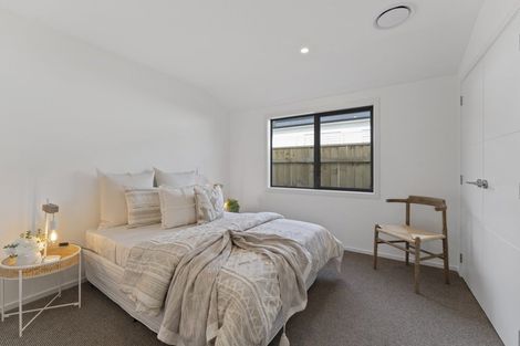 Photo of property in 18 Karearea Avenue, Waikanae, 5036