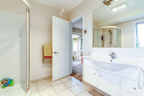 Photo of property in 17 Dunaverty Place, Broomfield, Christchurch, 8042