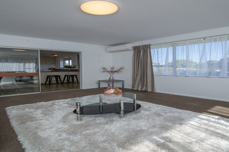 Photo of property in 19 Sturrocks Road, Redwood, Christchurch, 8051