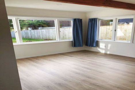 Photo of property in 3 Trinidad Road, Sunnynook, Auckland, 0620