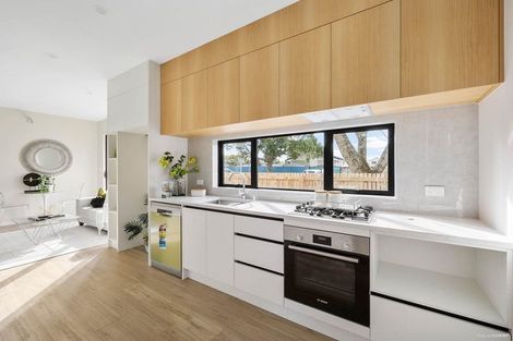 Photo of property in 1/3226 Great North Road, New Lynn, Auckland, 0600