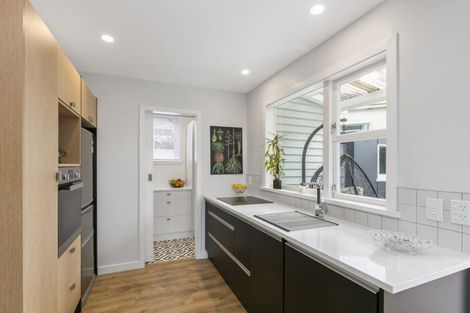 Photo of property in 40 Rua Street, Lyall Bay, Wellington, 6022