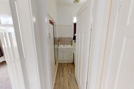 Photo of property in 26 Weka Street, Miramar, Wellington, 6022