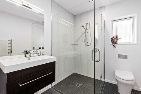 Photo of property in 1 Rapaki Place, Te Atatu Peninsula, Auckland, 0610