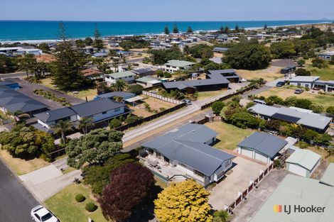 Photo of property in 28 Snell Crescent, Waihi Beach, 3611