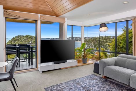 Photo of property in 2/19 Churchill Road, Murrays Bay, Auckland, 0630