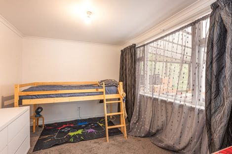 Photo of property in 22 Hawkhurst Road, Lyttelton, 8082