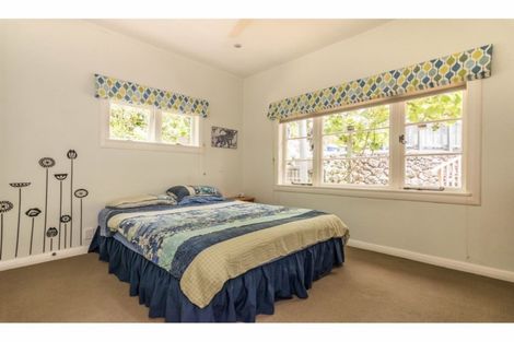 Photo of property in 84 Otitori Bay Road, Titirangi, Auckland, 0604