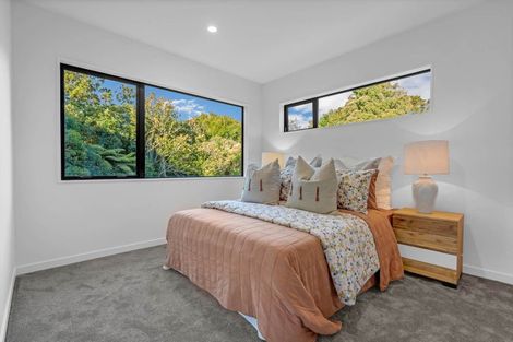 Photo of property in 8b South Lynn Road, Titirangi, Auckland, 0604