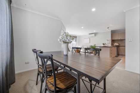 Photo of property in 4 Frederick Place, Whalers Gate, New Plymouth, 4310
