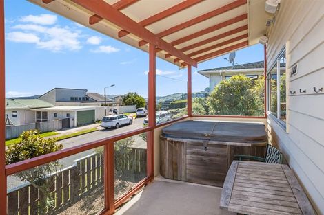 Photo of property in 4 Ettrick Grove, Papakowhai, Porirua, 5024