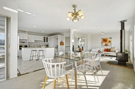 Photo of property in 23 Kiteroa Terrace, Rothesay Bay, Auckland, 0630