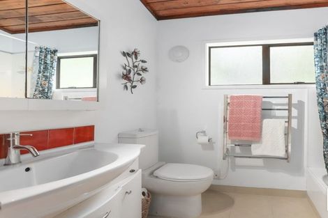 Photo of property in 23 Victory Road, Laingholm, Auckland, 0604