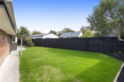 Photo of property in 1/12 Bevin Place, Bryndwr, Christchurch, 8053