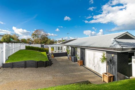 Photo of property in 49 Compton Street, Hillcrest, Auckland, 0627