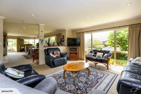 Photo of property in 1 Orlando Close, Frankleigh Park, New Plymouth, 4310