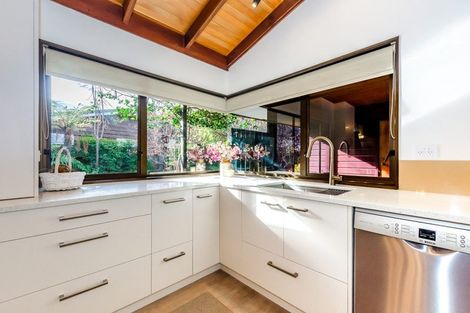 Photo of property in 1 Manu Grove, Waikanae, 5036