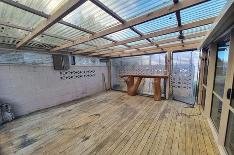 Photo of property in 11 Matipo Road, Te Atatu Peninsula, Auckland, 0610