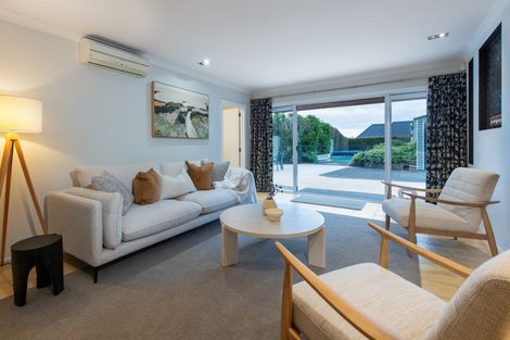 Photo of property in 147 Churchill Road, Rothesay Bay, Auckland, 0630